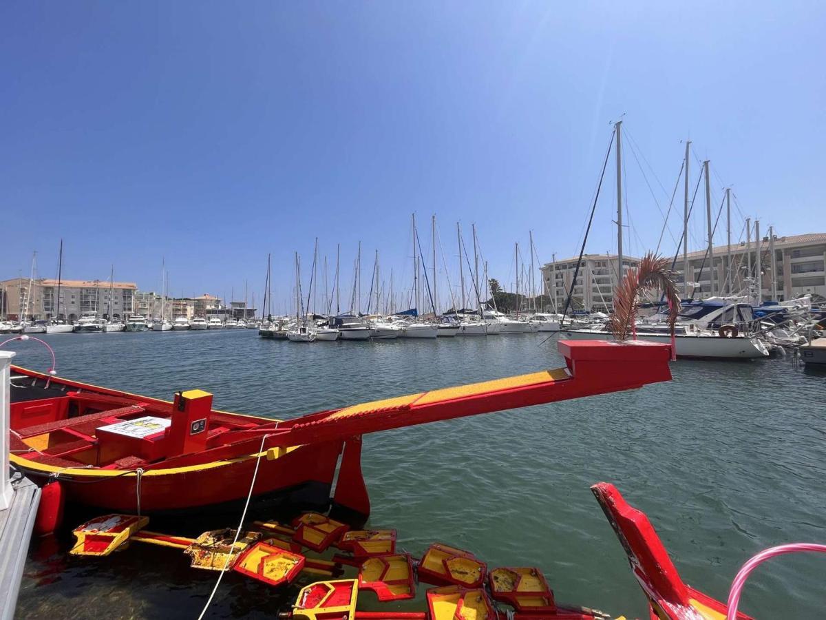 Studio Cabine A 200M De Port Frejus, Plage, Commerces, Terrasse, 4 Couchages, Menage Inclus - Fr-1-226A-31 Bagian luar foto