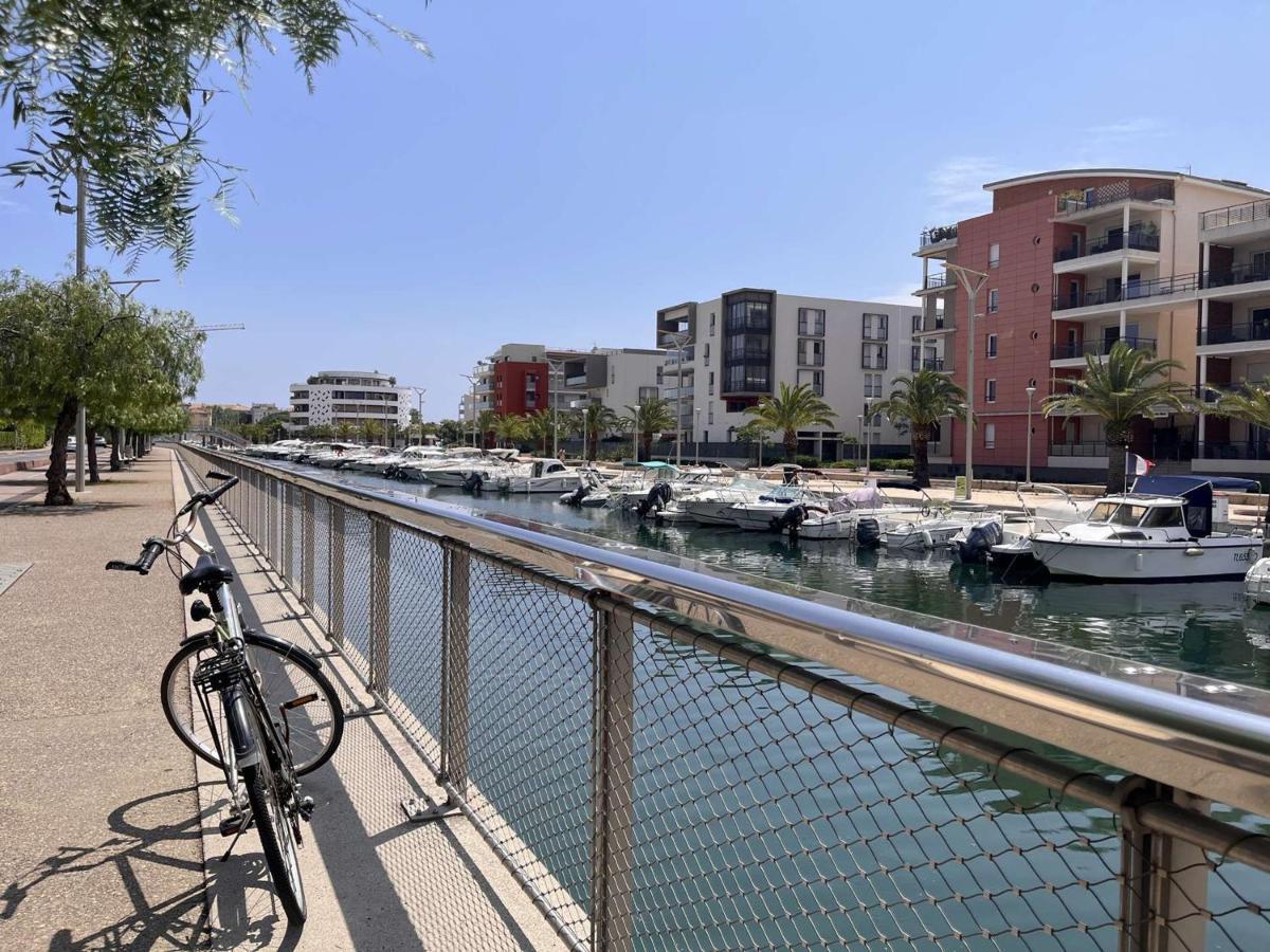 Studio Cabine A 200M De Port Frejus, Plage, Commerces, Terrasse, 4 Couchages, Menage Inclus - Fr-1-226A-31 Bagian luar foto