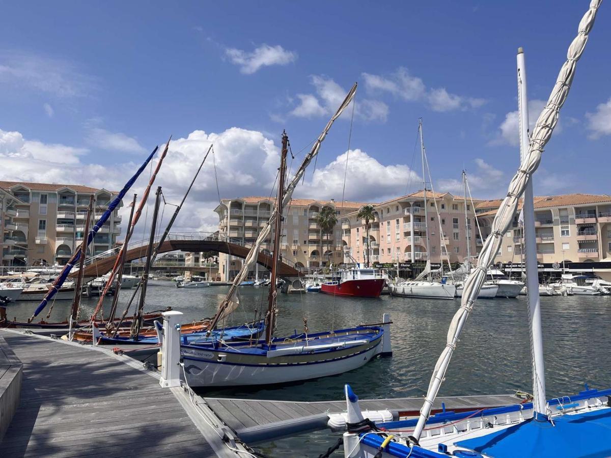 Studio Cabine A 200M De Port Frejus, Plage, Commerces, Terrasse, 4 Couchages, Menage Inclus - Fr-1-226A-31 Bagian luar foto