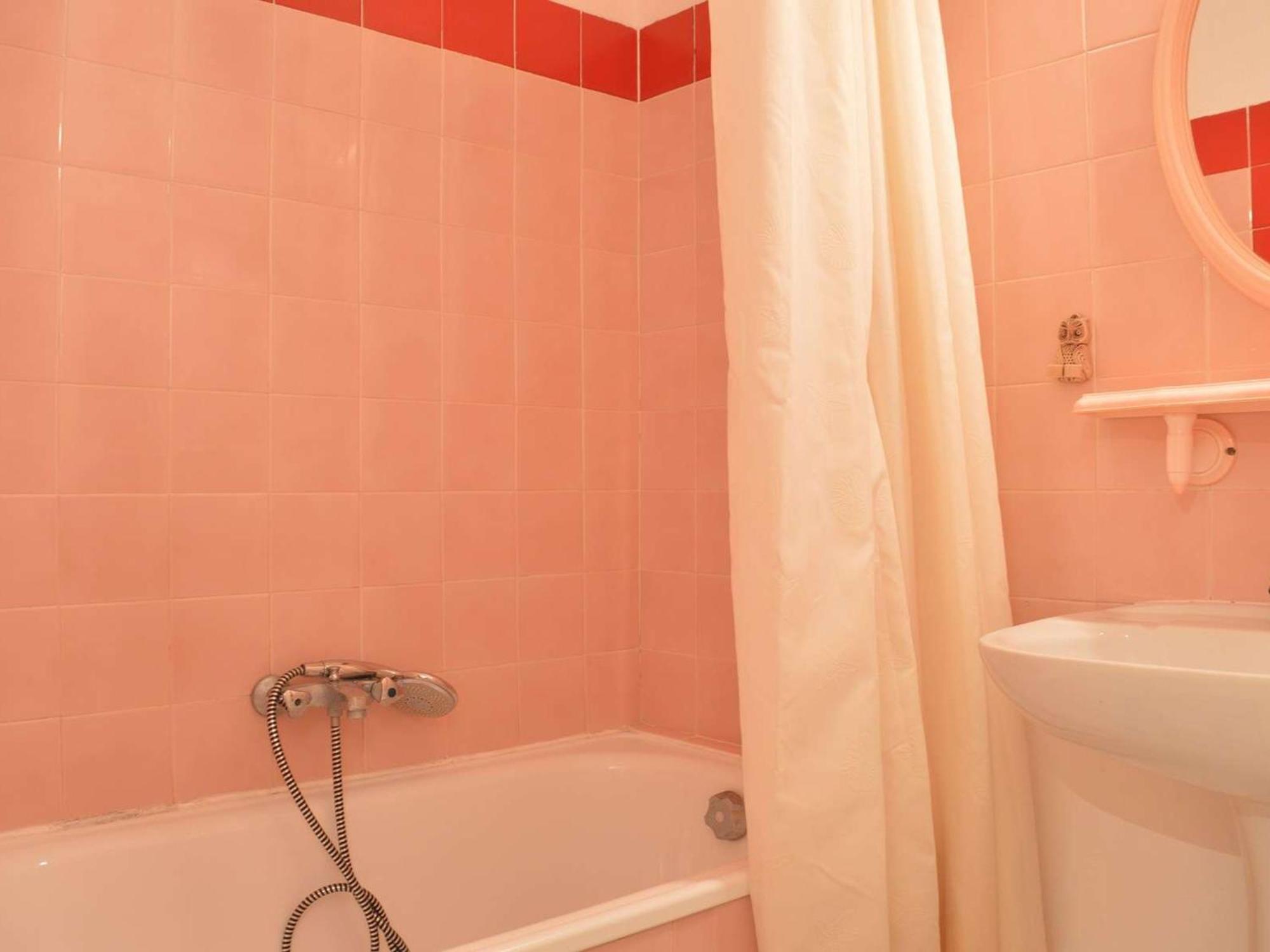 Studio Cabine A 200M De Port Frejus, Plage, Commerces, Terrasse, 4 Couchages, Menage Inclus - Fr-1-226A-31 Bagian luar foto